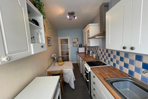 2 bedroom apartment for sale, Esplanade, Scarborough YO11