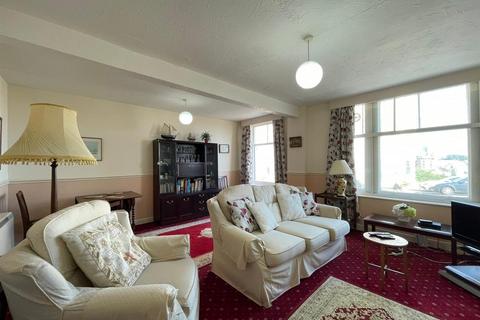 2 bedroom apartment for sale, Esplanade, Scarborough YO11