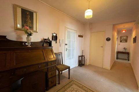 2 bedroom apartment for sale, Esplanade, Scarborough YO11