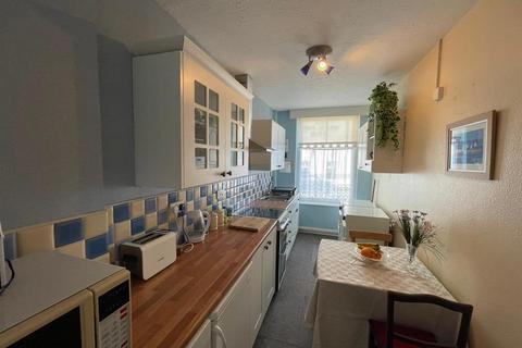 2 bedroom apartment for sale, Esplanade, Scarborough YO11
