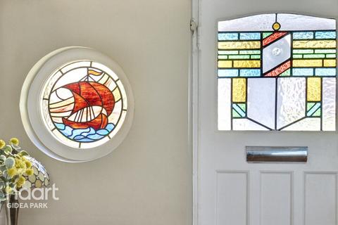 3 bedroom semi-detached house for sale, Netherpark Drive, Gidea Park, RM2 5RJ