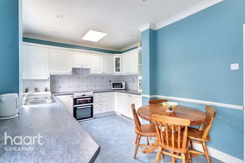 3 bedroom semi-detached house for sale, Netherpark Drive, Gidea Park, RM2 5RJ