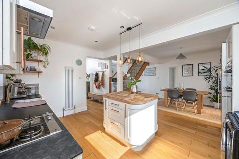 1 Abbots Way, Lancing, BN15 9DH