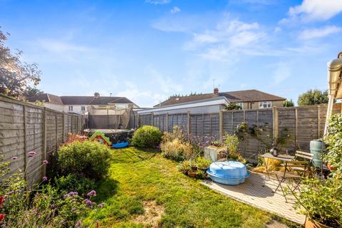 1 Abbots Way, Lancing, BN15 9DH