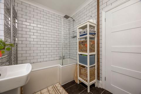1 Abbots Way, Lancing, BN15 9DH