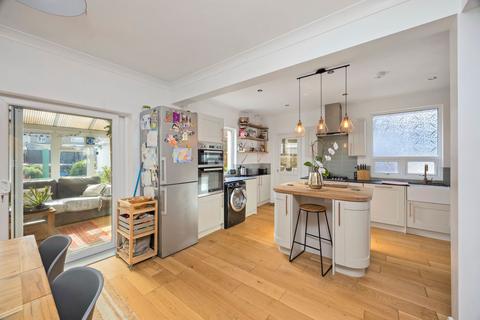1 Abbots Way, Lancing, BN15 9DH