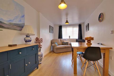 25 Teal Close, Walkington, Beverley, HU17 8TW