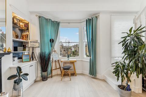 2 bedroom flat to rent, First Floor, Bronsart Road, Fulham, London, SW6
