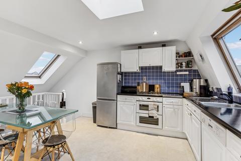 2 bedroom flat to rent, First Floor, Bronsart Road, Fulham, London, SW6
