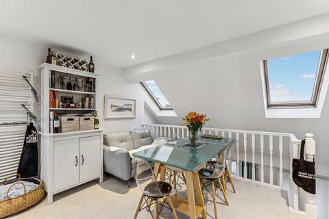 2 bedroom flat to rent, First Floor, Bronsart Road, Fulham, London, SW6