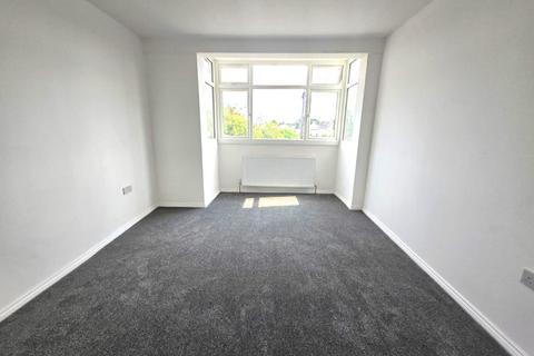 4 bedroom semi-detached house to rent, Long Lane, Uxbridge, Greater London, UB10