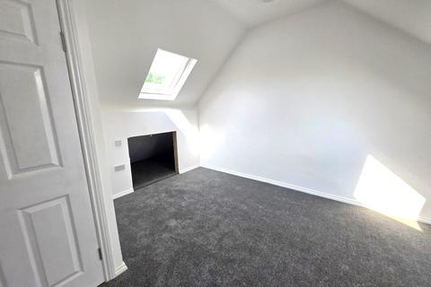 4 bedroom semi-detached house to rent, Long Lane, Uxbridge, Greater London, UB10