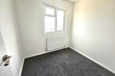 4 bedroom semi-detached house to rent, Long Lane, Uxbridge, Greater London, UB10