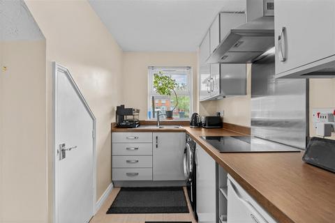 5 Collett Walk, Coventry, CV1 4PT