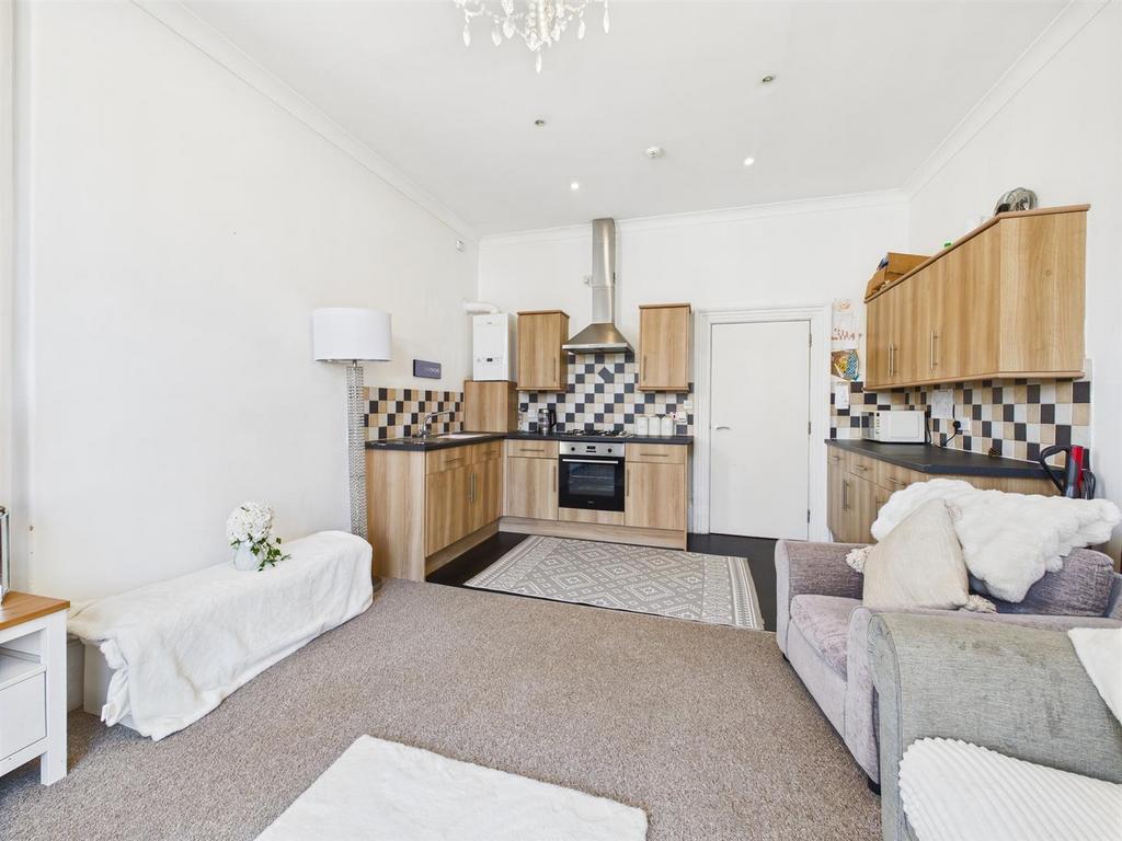 CAM05382 G0-PR0059-STILL001.jpg