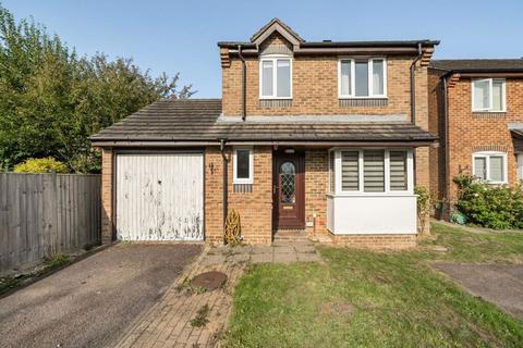 5 Rowley Court, Caterham, CR3 5AY