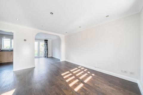 5 Rowley Court, Caterham, CR3 5AY