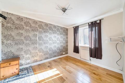 5 Rowley Court, Caterham, CR3 5AY