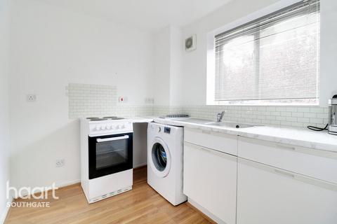 undefined, Leigh Hunt Drive, London