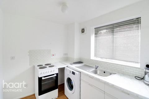 undefined, Leigh Hunt Drive, London