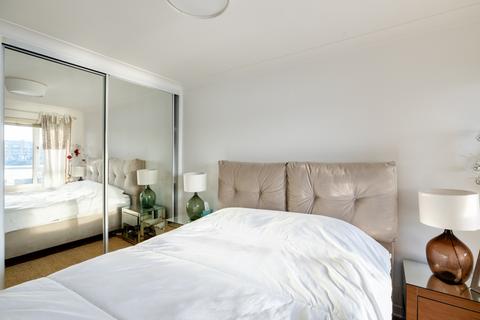 2 bedroom flat to rent, Milton Court, Carrara Wharf, Ranelagh Gardens, London, SW6