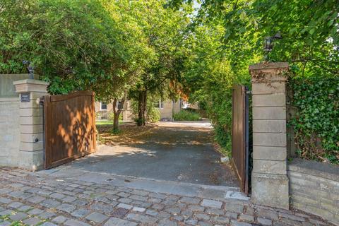 9 bedroom country house for sale, Birkby Lodge Road, Huddersfield, HD2 2BG