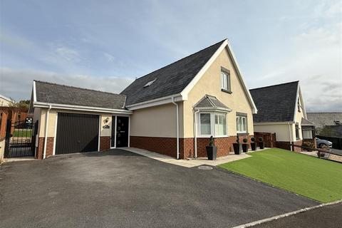 3 bedroom detached bungalow for sale, Uwchgwendraeth, Drefach, Llanelli