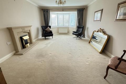 3 bedroom detached bungalow for sale, Uwchgwendraeth, Drefach, Llanelli