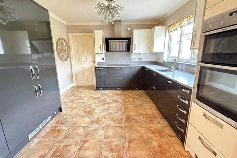 3 bedroom detached bungalow for sale, Uwchgwendraeth, Drefach, Llanelli