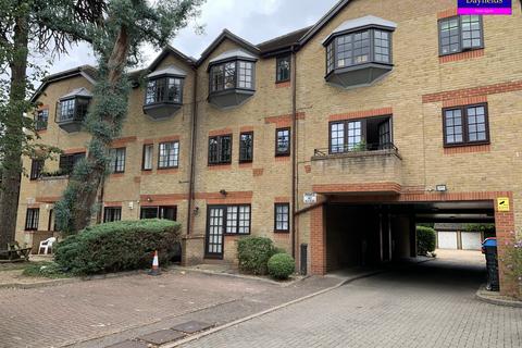 undefined, Queen Annes Gardens, Enfield EN1