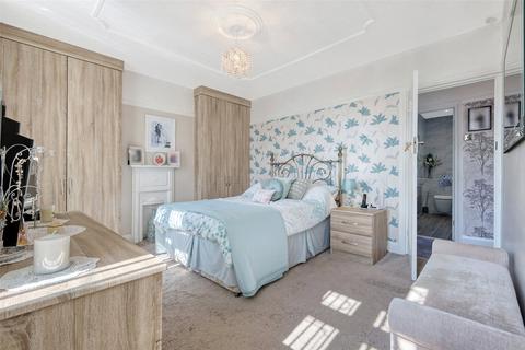 undefined, Little Wakering Road, Little Wakering, Essex, SS3