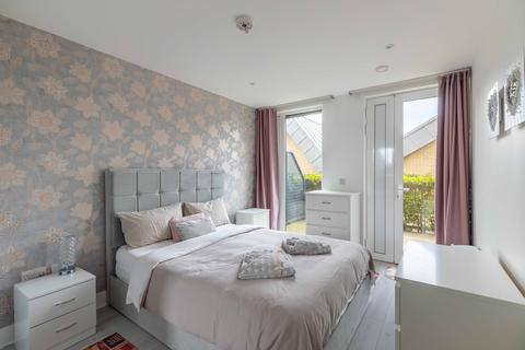 1 bedroom flat to rent, Ingrebourne Apartments, 5 Central Avenue, Hammersmith and Fulham, London, SW6