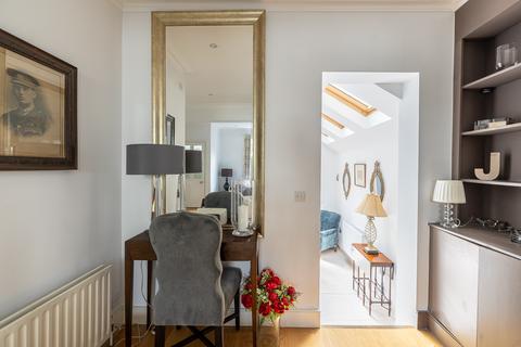 undefined, Bramford Road, Wandsworth, Wandsworth, London, SW18