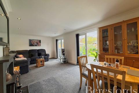 undefined, Gillam Way, Rainham, RM13