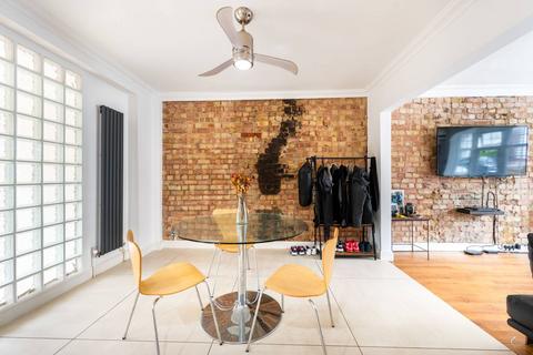 16 Lancelot Avenue, Wembley, HA0 2BB