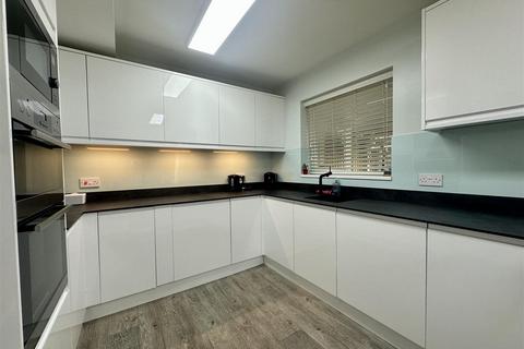 3 bedroom semi-detached house for sale, Pebblebrook Way, Bedworth