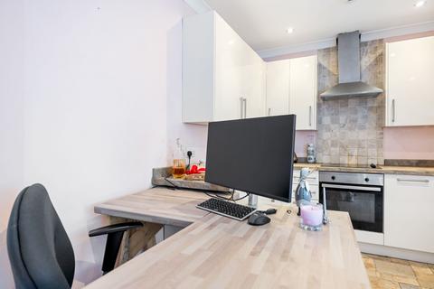 1 bedroom apartment for sale, Kings Road, Haslemere, GU27