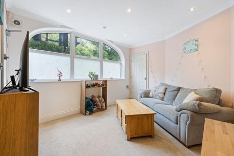 1 bedroom apartment for sale, Kings Road, Haslemere, GU27