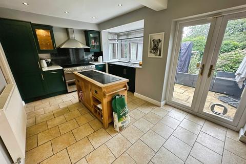 4 bedroom detached house for sale, Alexandra Road, Burton-on-Trent, DE15