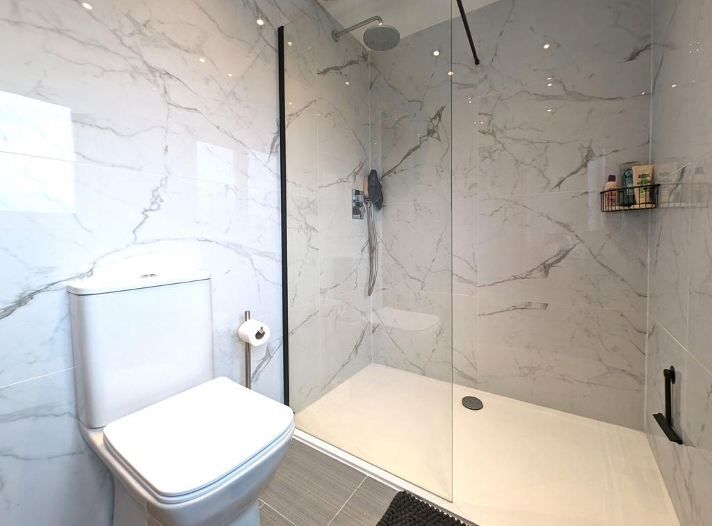 En-Suite Shower