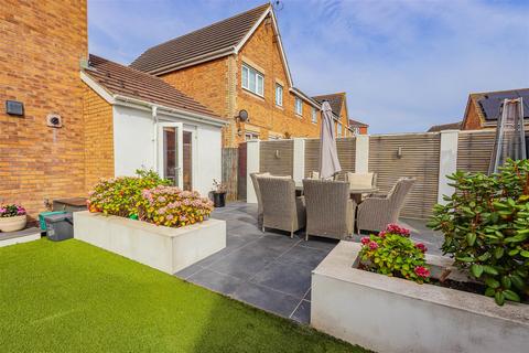 5 bedroom detached house for sale, Heol Y Dryw, Rhoose