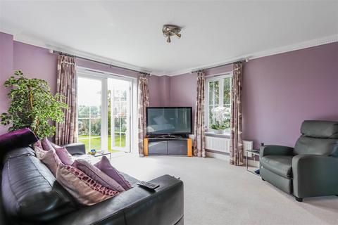 5 bedroom detached house for sale, Heol Y Dryw, Rhoose