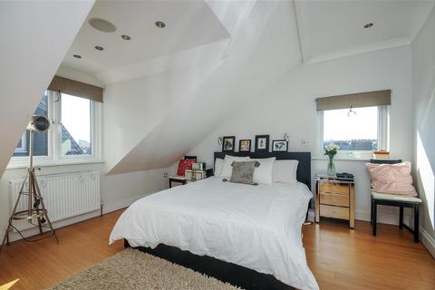 1 bedroom flat for sale, Felsham Road, SW15