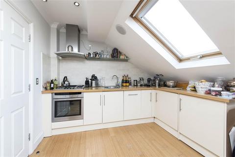1 bedroom flat for sale, Felsham Road, SW15