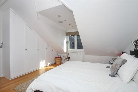 1 bedroom flat for sale, Felsham Road, SW15