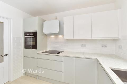 4 bedroom detached house for sale, Heather Drive, Tenterden TN30