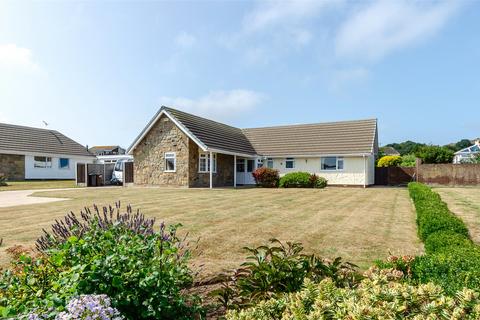 2 bedroom bungalow for sale, Penrhyn Beach East, Penrhyn Bay, Llandudno, Conwy, LL30
