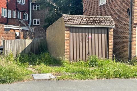 Retail property (high street) for sale, 316 Fernhill Rd Farnborough GU14 9EE