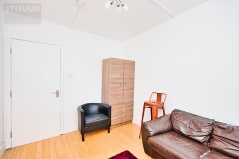 undefined, Broomfield Street, East London, E14