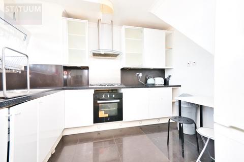 undefined, Broomfield Street, East London, E14